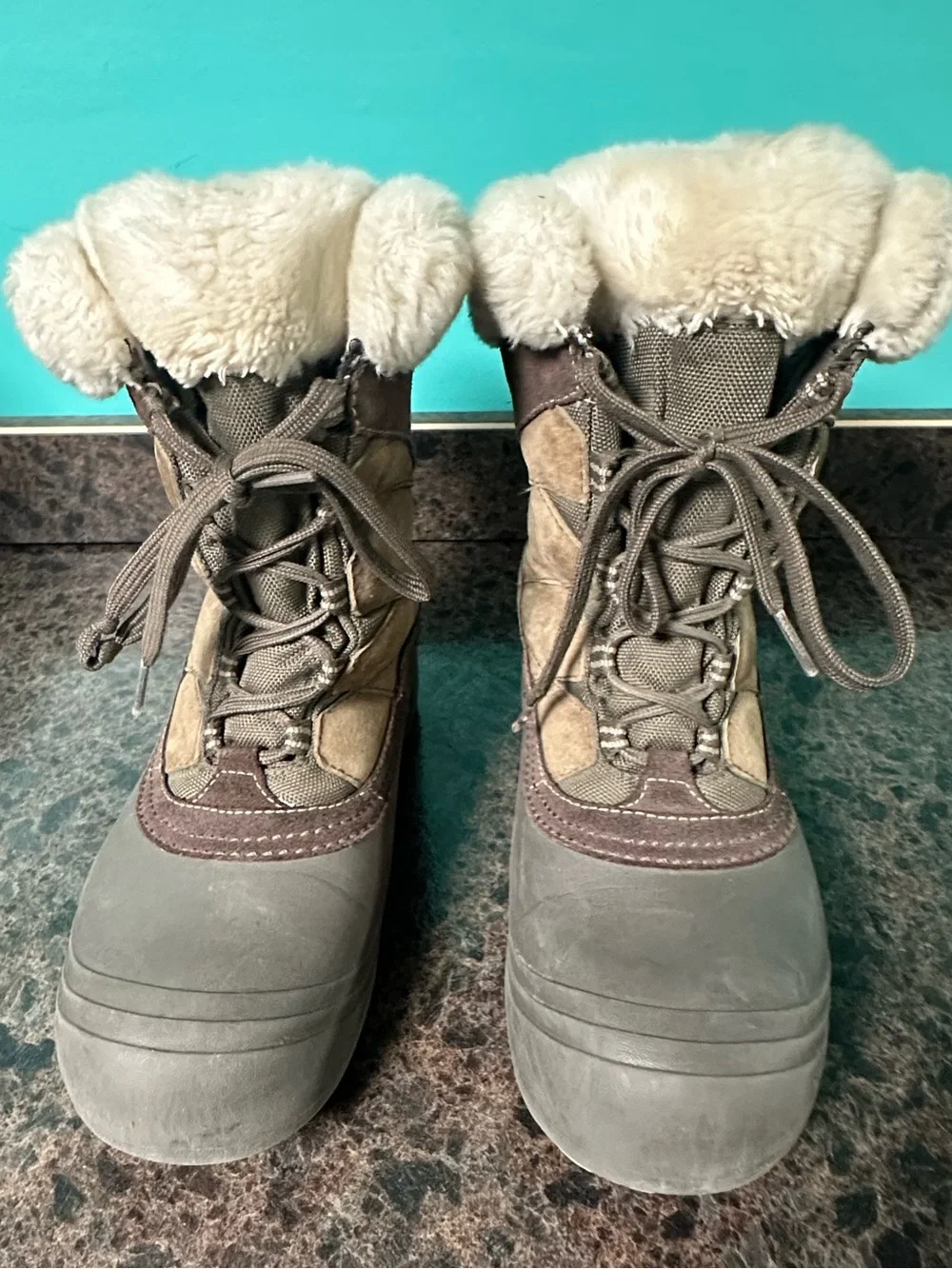 Columbia Brown and Tan Winter Snow Boots with Faux Fur Collar Women size 10